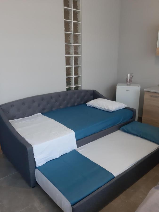 Soula'S Sunshine Blue Apartment Nea Karvali Bagian luar foto